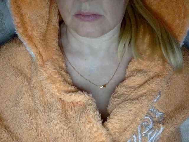 BlondyVio webcam