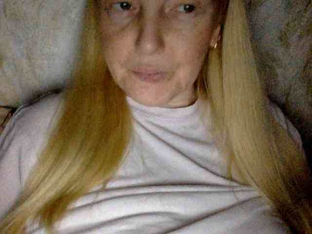 BlondyVio webcam