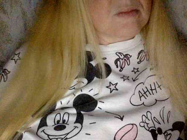 BlondyVio webcam