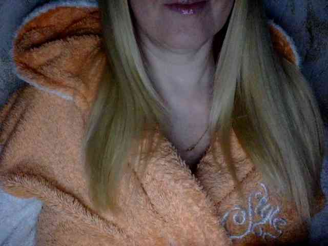 BlondyVio webcam