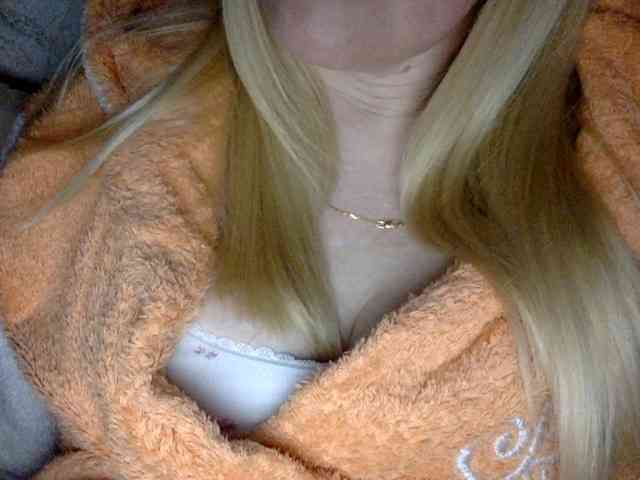 BlondyVio webcam