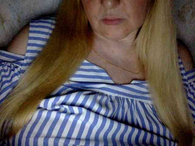 BlondyVio webcam