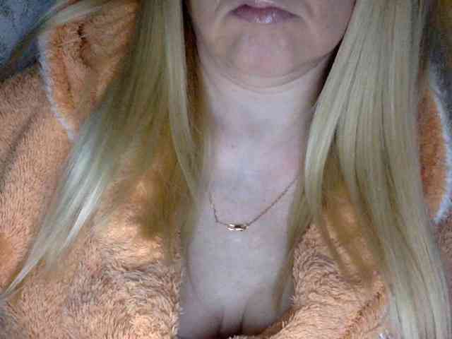BlondyVio webcam