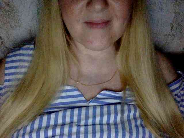 BlondyVio webcam