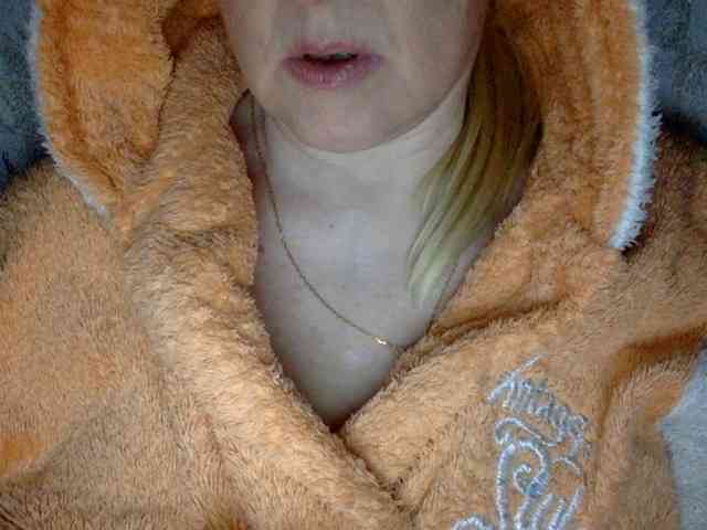 BlondyVio webcam