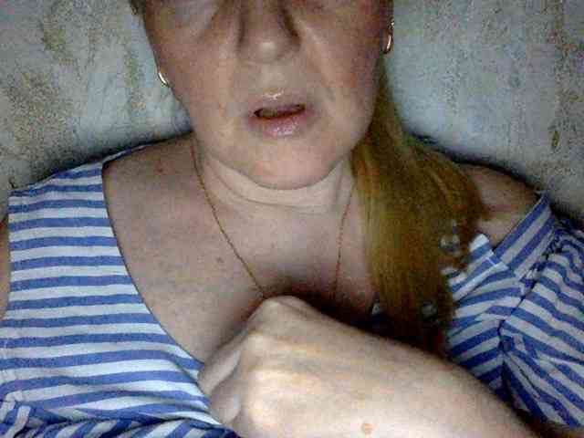 BlondyVio webcam