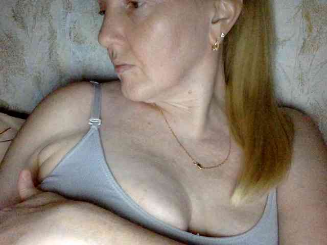 BlondyVio webcam