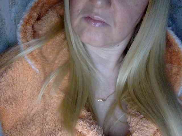 BlondyVio webcam