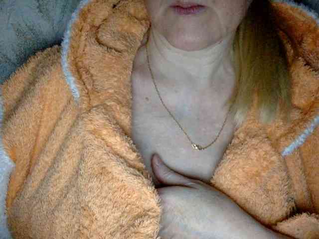 BlondyVio's webcam live show