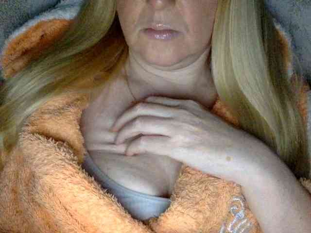 BlondyVio webcam