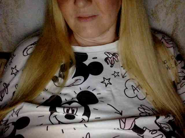 BlondyVio webcam