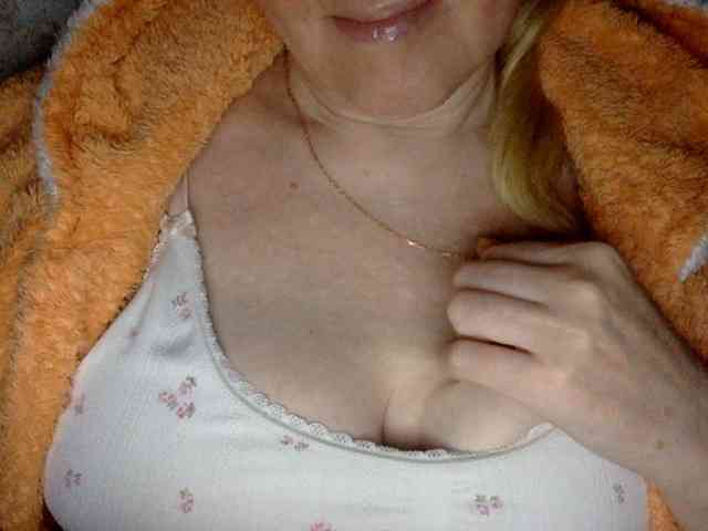 BlondyVio webcam