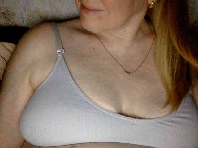 BlondyVio webcam