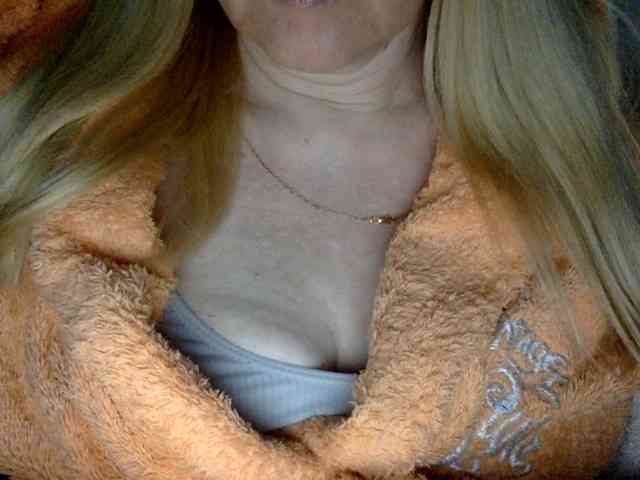 BlondyVio webcam