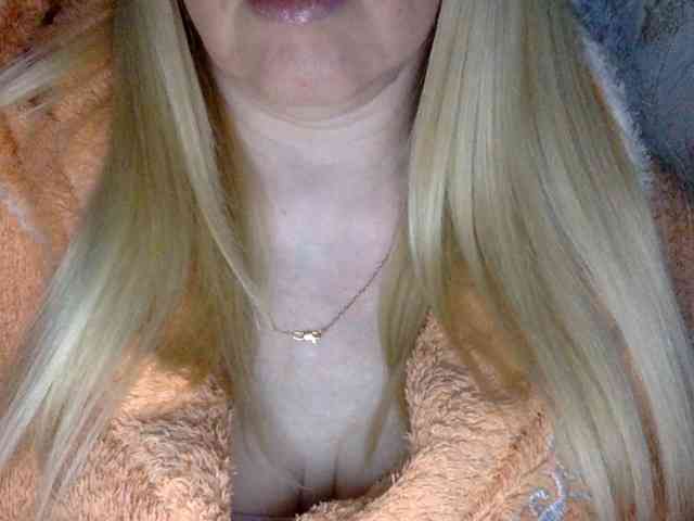 BlondyVio webcam