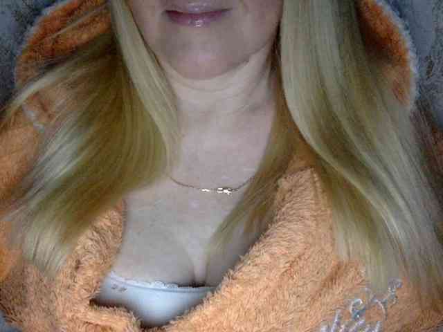 BlondyVio webcam