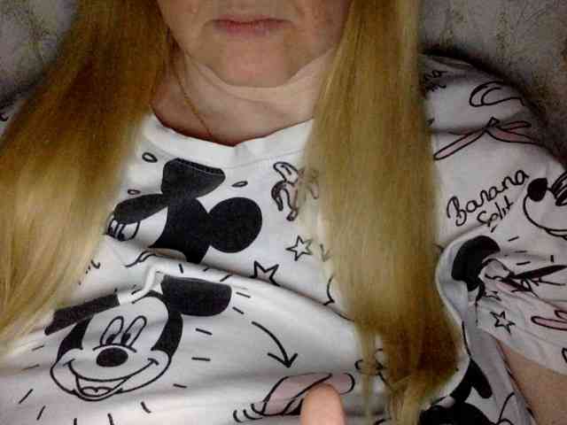 BlondyVio webcam