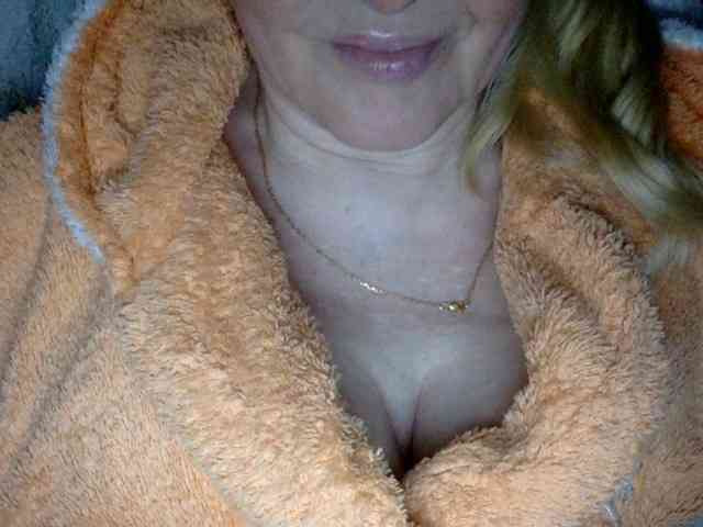 BlondyVio webcam