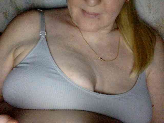 BlondyVio webcam