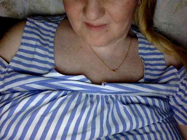 BlondyVio webcam