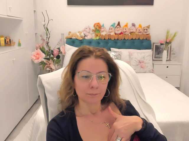 SalomeJade's BongaCams show and profile