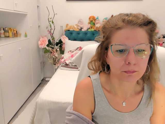 SalomeJade's BongaCams show and profile