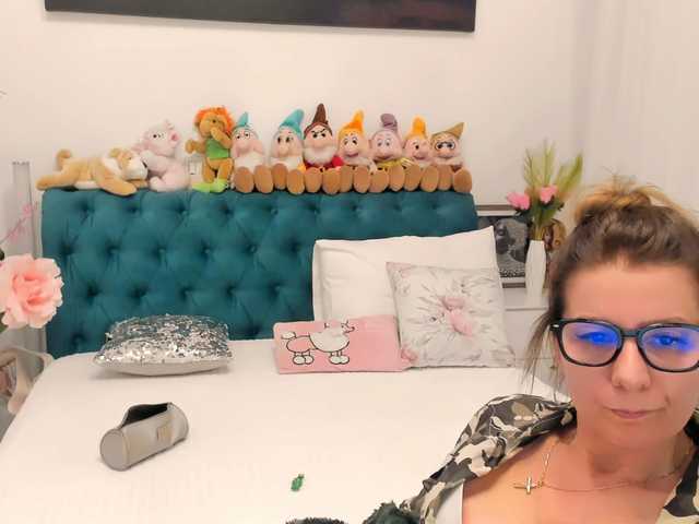 SalomeJade's BongaCams show and profile