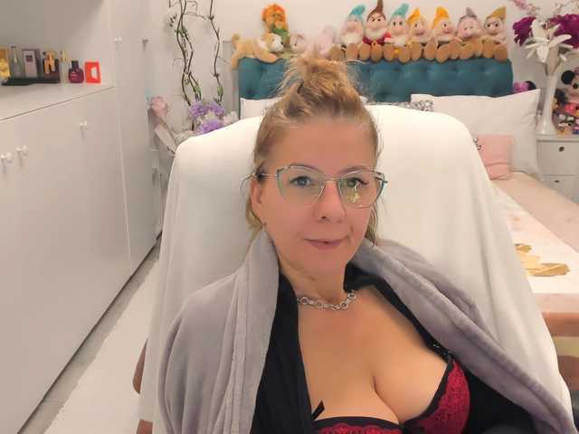 SalomeJade from BongaCams is Freechat