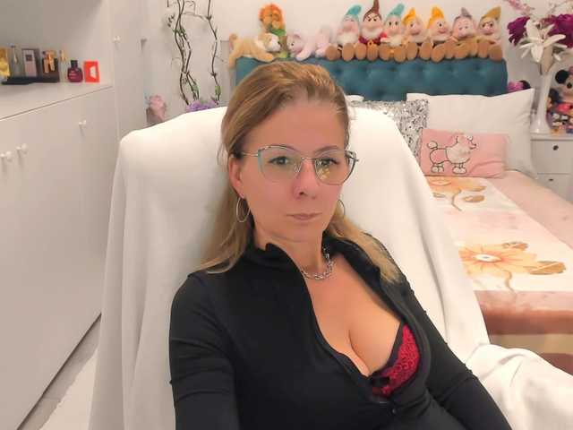 SalomeJade from BongaCams is Freechat
