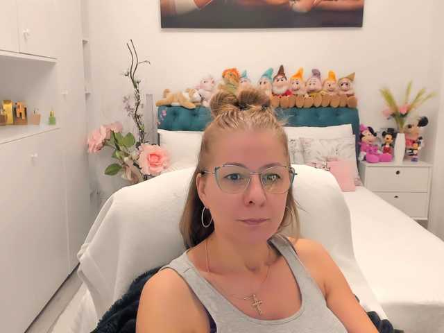 SalomeJade's BongaCams show and profile