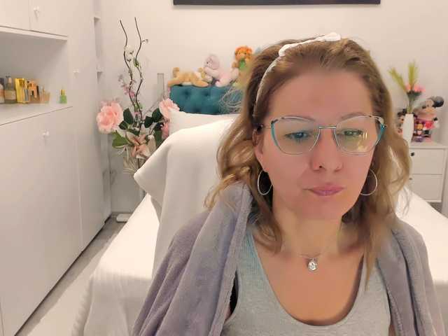 SalomeJade's BongaCams show and profile