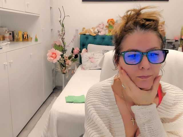 SalomeJade's BongaCams show and profile