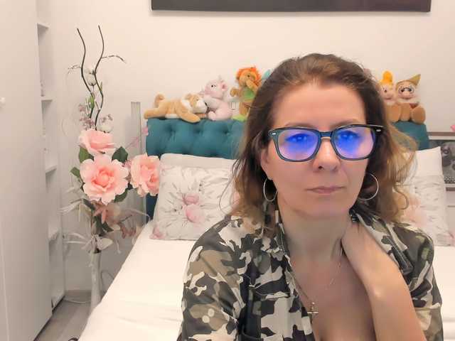 SalomeJade's BongaCams show and profile