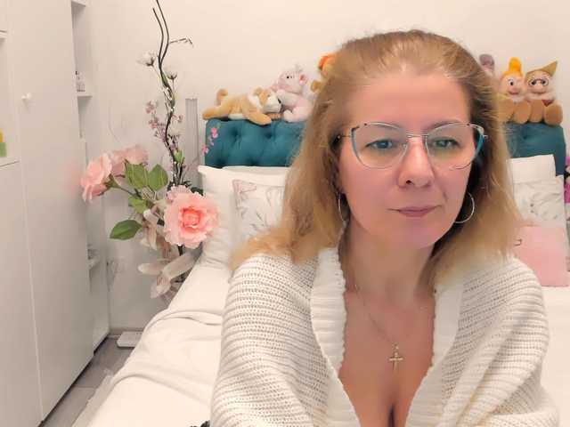 SalomeJade's BongaCams show and profile