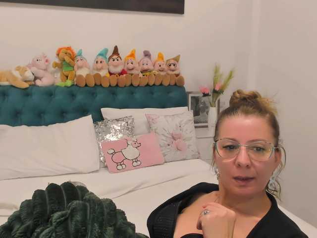 SalomeJade's BongaCams show and profile