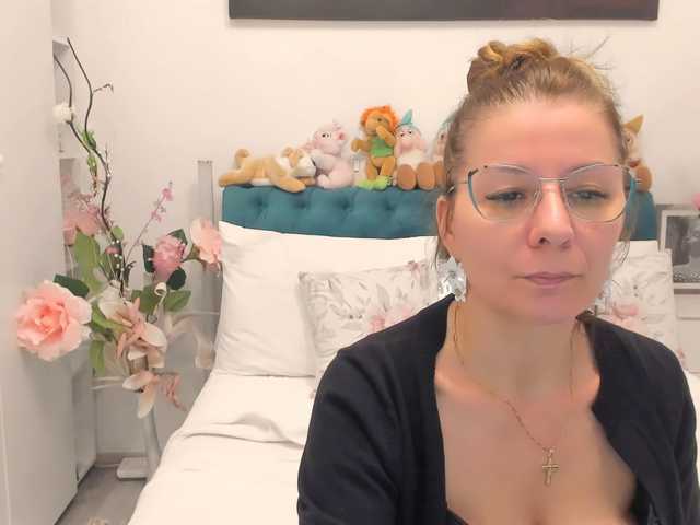 SalomeJade's BongaCams show and profile