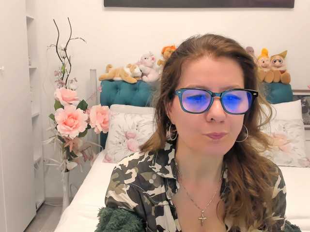 SalomeJade's BongaCams show and profile