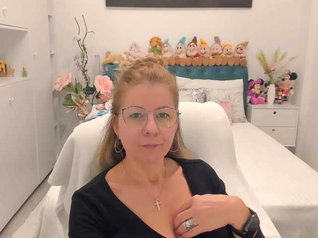 SalomeJade's BongaCams show and profile