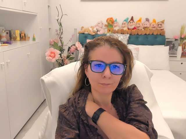 SalomeJade's BongaCams show and profile