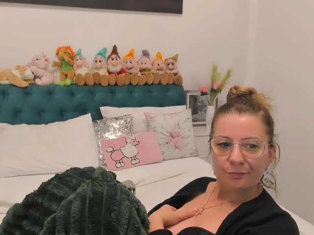 SalomeJade's BongaCams show and profile