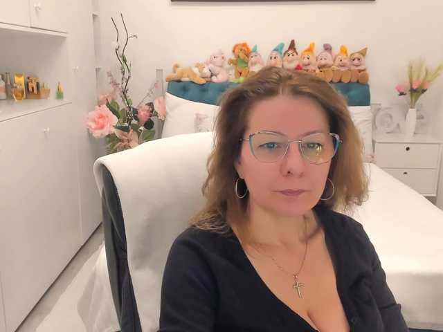 SalomeJade's BongaCams show and profile