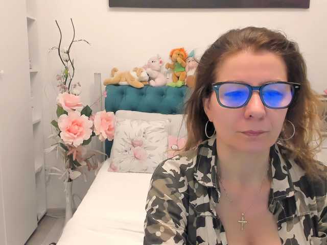 SalomeJade's BongaCams show and profile