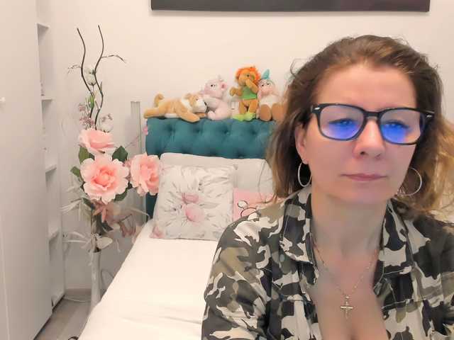 SalomeJade's BongaCams show and profile