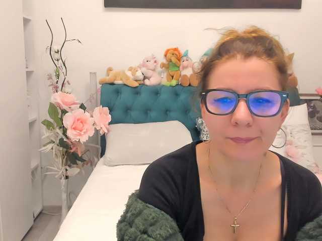 SalomeJade's BongaCams show and profile