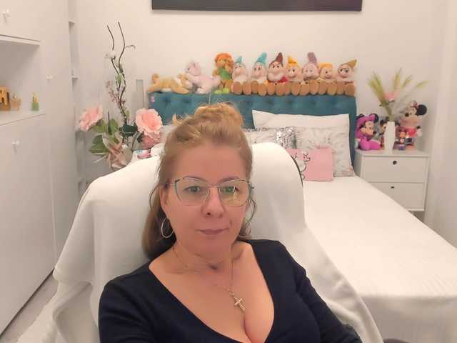 SalomeJade's BongaCams show and profile