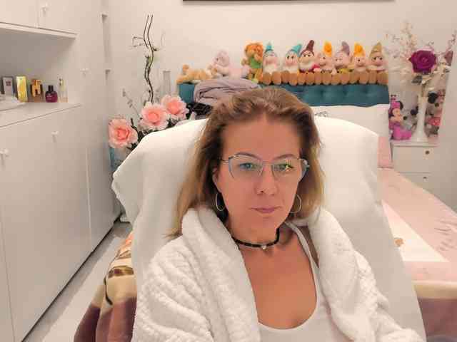 SalomeJade webcam