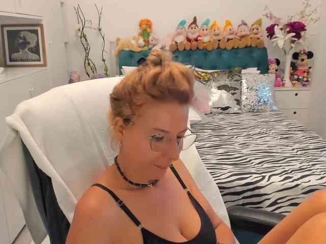 SalomeJade webcam