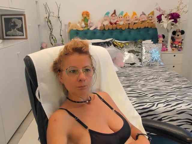 SalomeJade webcam