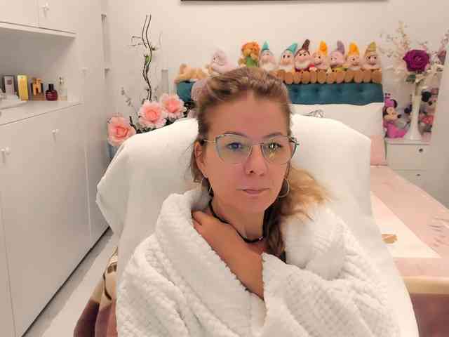 SalomeJade webcam