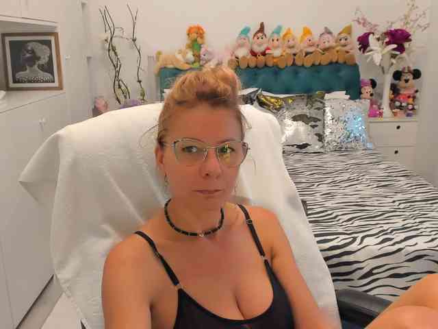 SalomeJade webcam